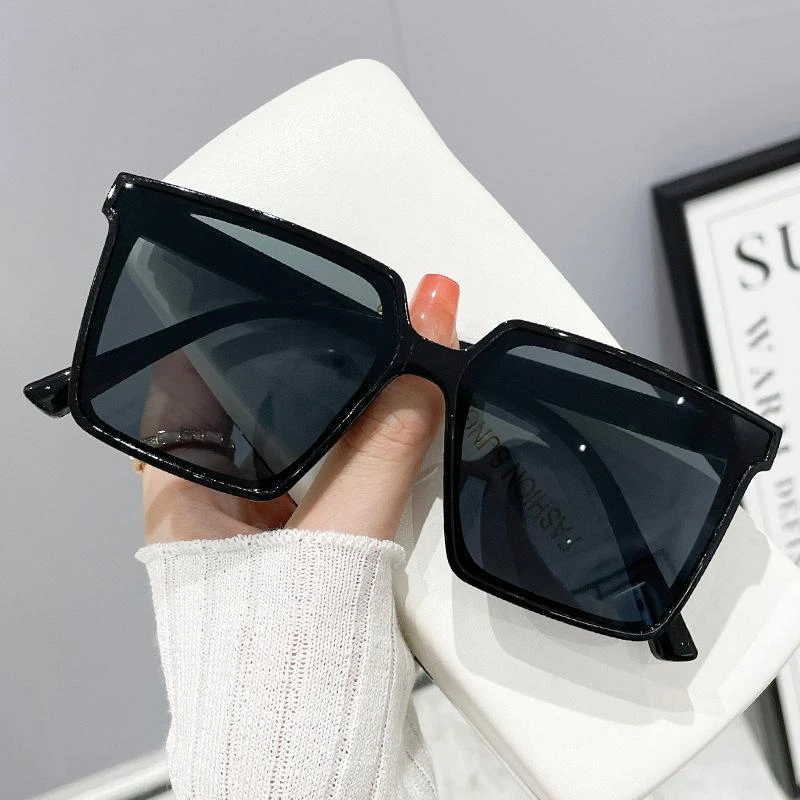 GMLV Polarized Sunglasses - Trendy Design for Men and Women