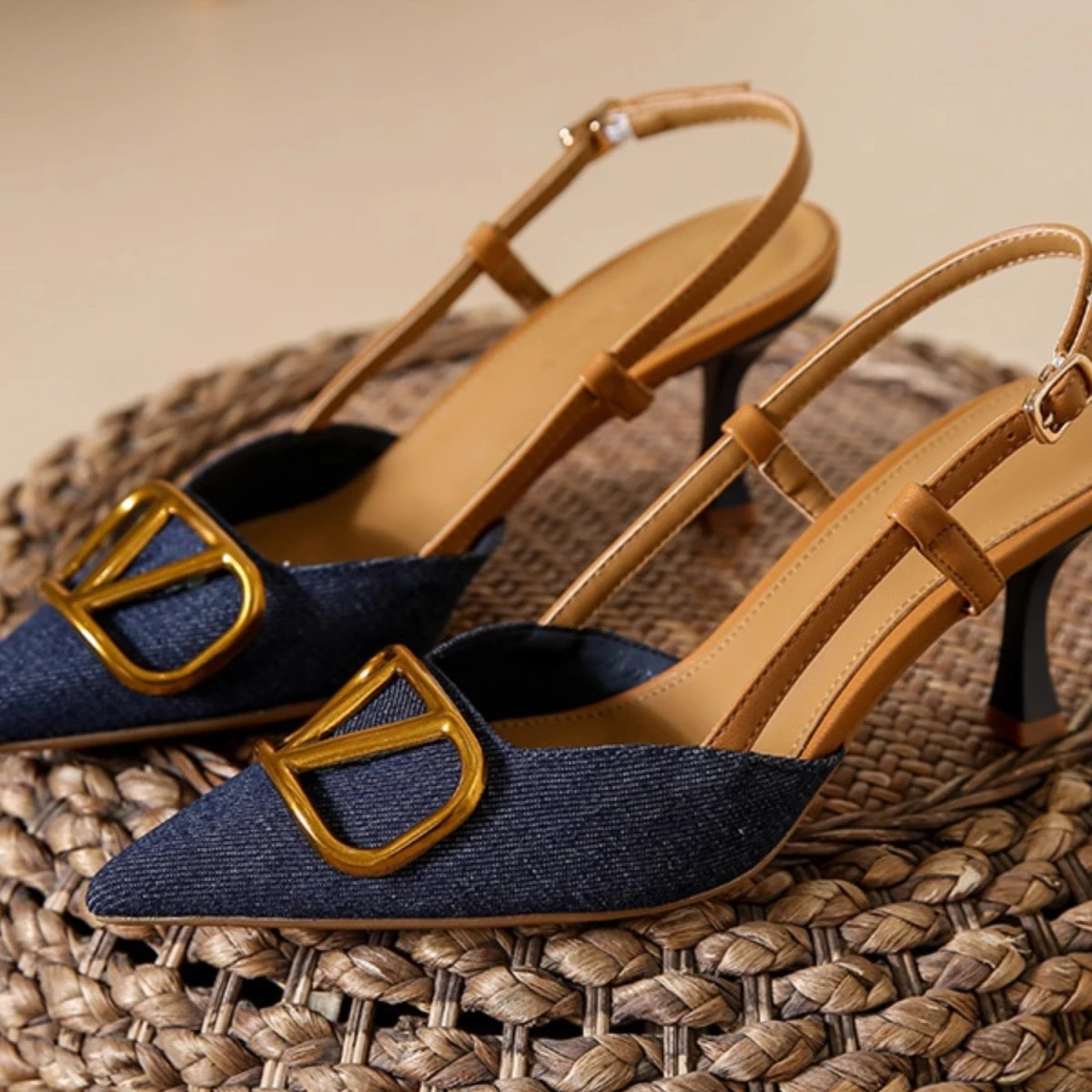 Women’s Stiletto Pointed Toe Sandals V-Buckle Blue